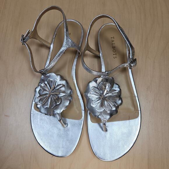 Talbots Women’s Flat Sandals Ankle Strap Silver Leather Flower Size 9.5 Summer - Picture 6 of 8